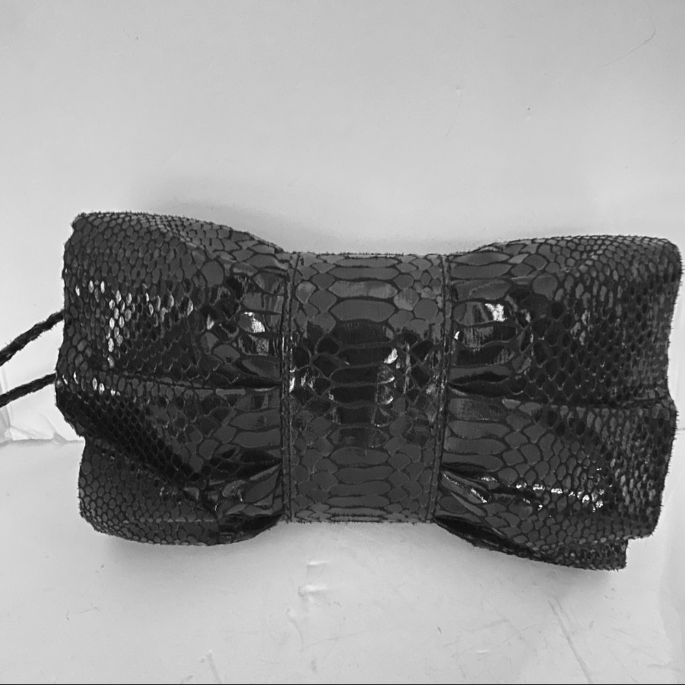 Iman Black Jeweled Broche  Snake Embossed Crossbody Bow Clutch Evening Bag. - Picture 13 of 16
